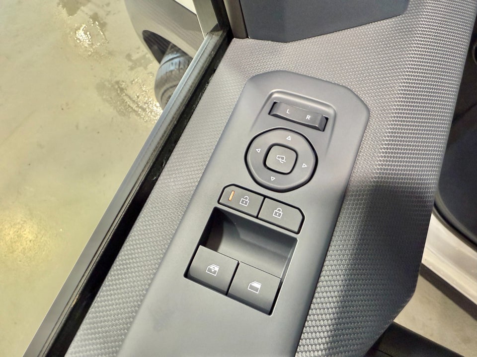 Kia PV5 71 Long Range Upgrade 5d