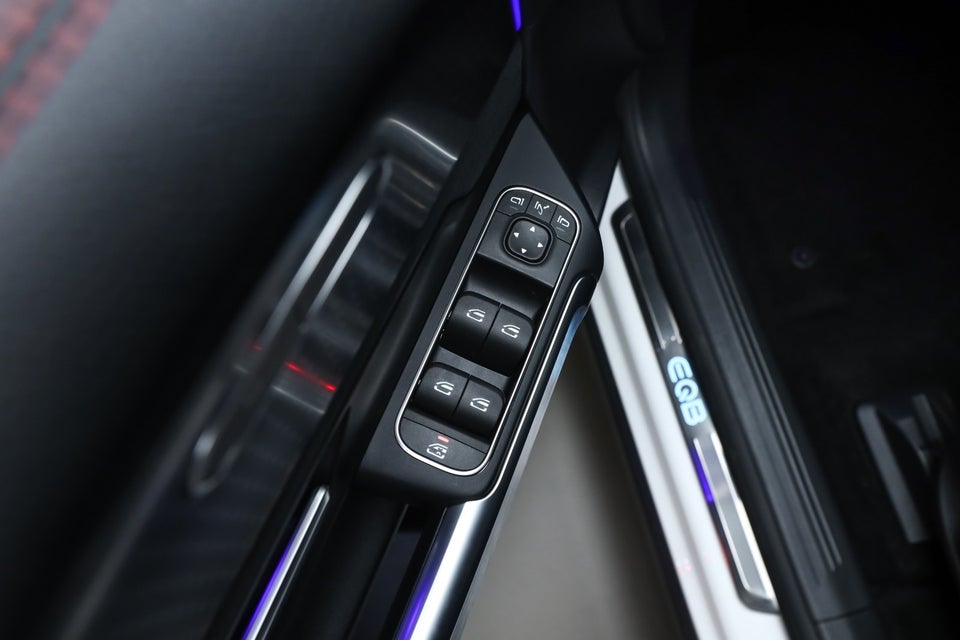 Mercedes EQB250+ AMG Advance 5d