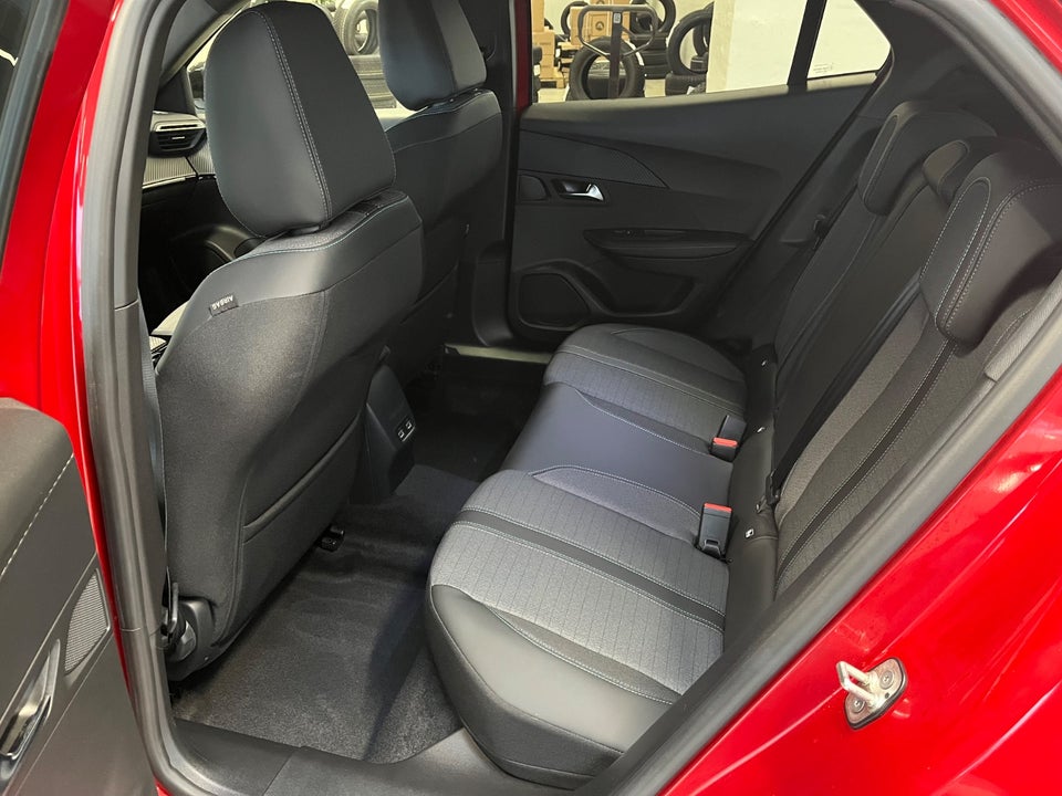 Peugeot 2008 1,2 PureTech 130 Allure EAT8 5d