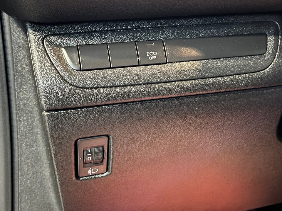 Peugeot 208 1,6 BlueHDi 100 Desire 5d