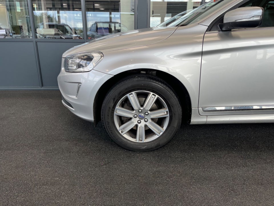 Volvo XC60 2,0 D4 190 Summum aut. 5d