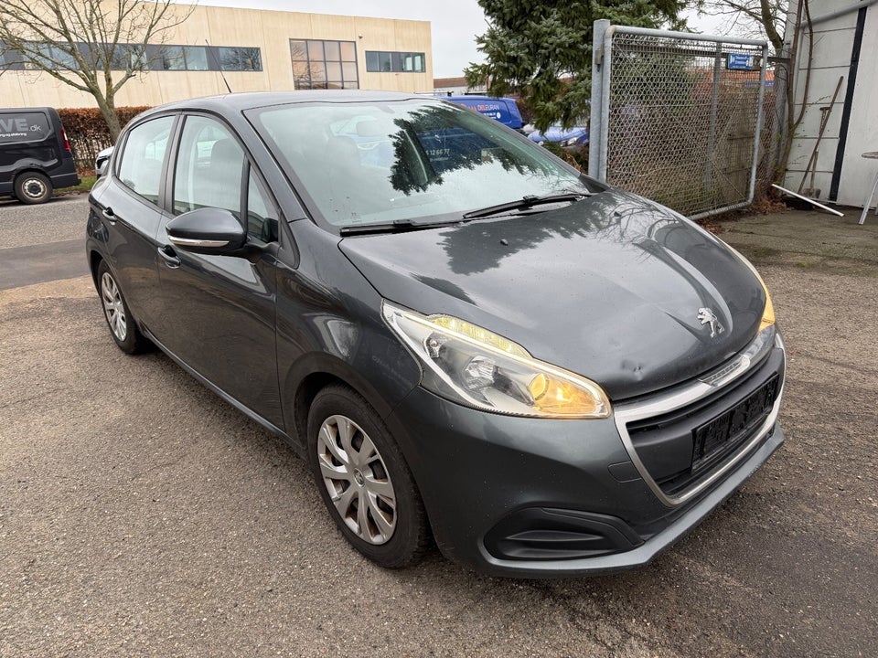 Peugeot 208 1,6 BlueHDi 100 Active 5d