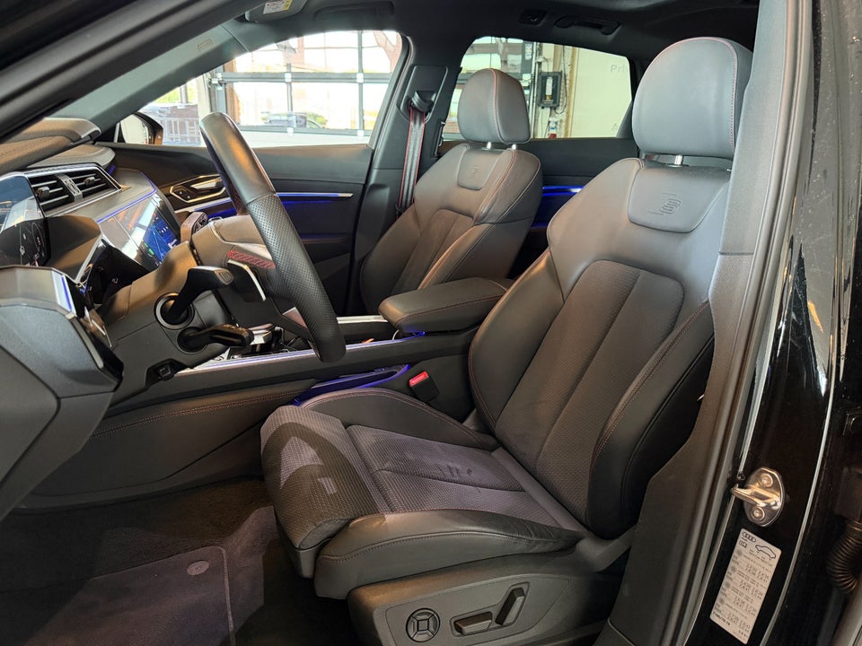 Audi Q8 e-tron 55 S-line quattro 5d