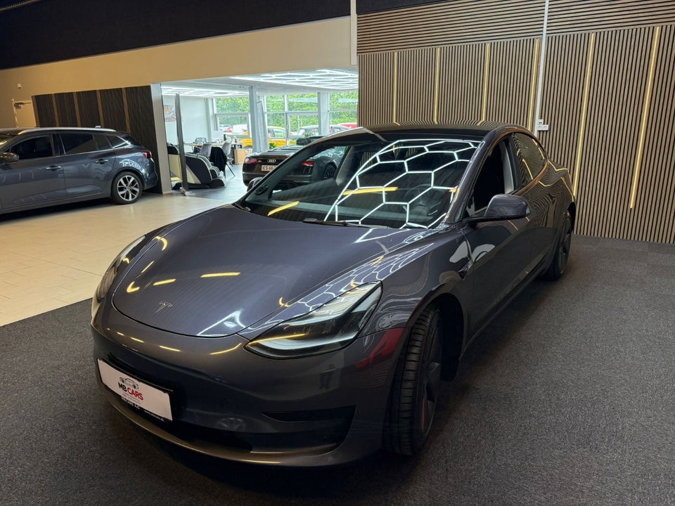 Tesla Model 3 Standard Range+ RWD 4d