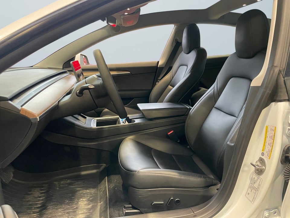 Tesla Model 3 RWD 4d