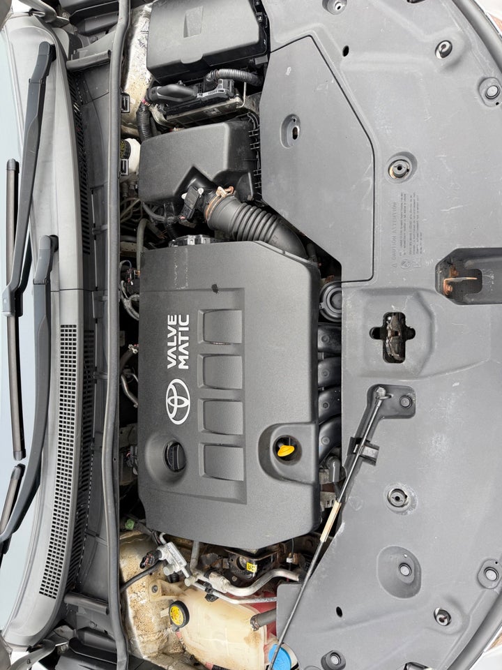 Toyota Avensis 1,8 VVT-i T2 stc. E-CVT 5d