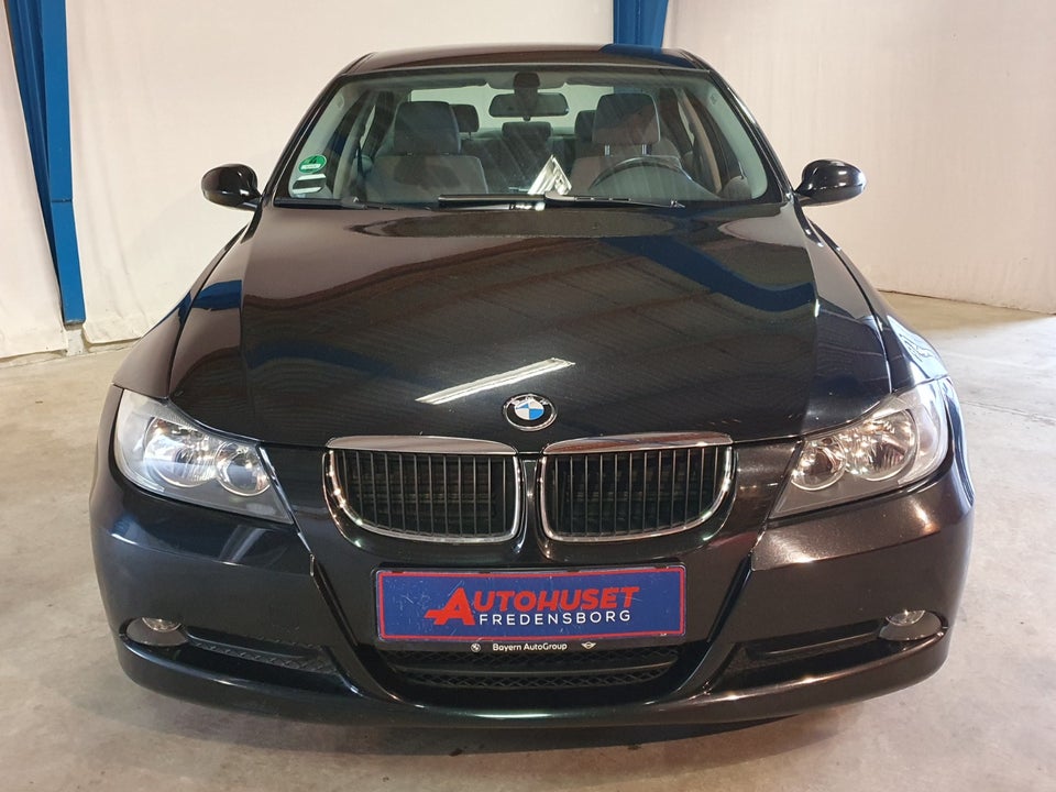BMW 320i 2,0  4d
