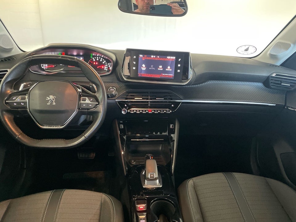 Peugeot 208 1,2 PureTech 100 Allure EAT8 5d