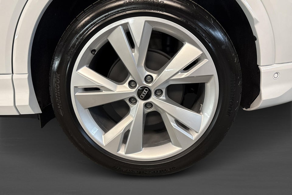 Audi Q4 e-tron performance 5d