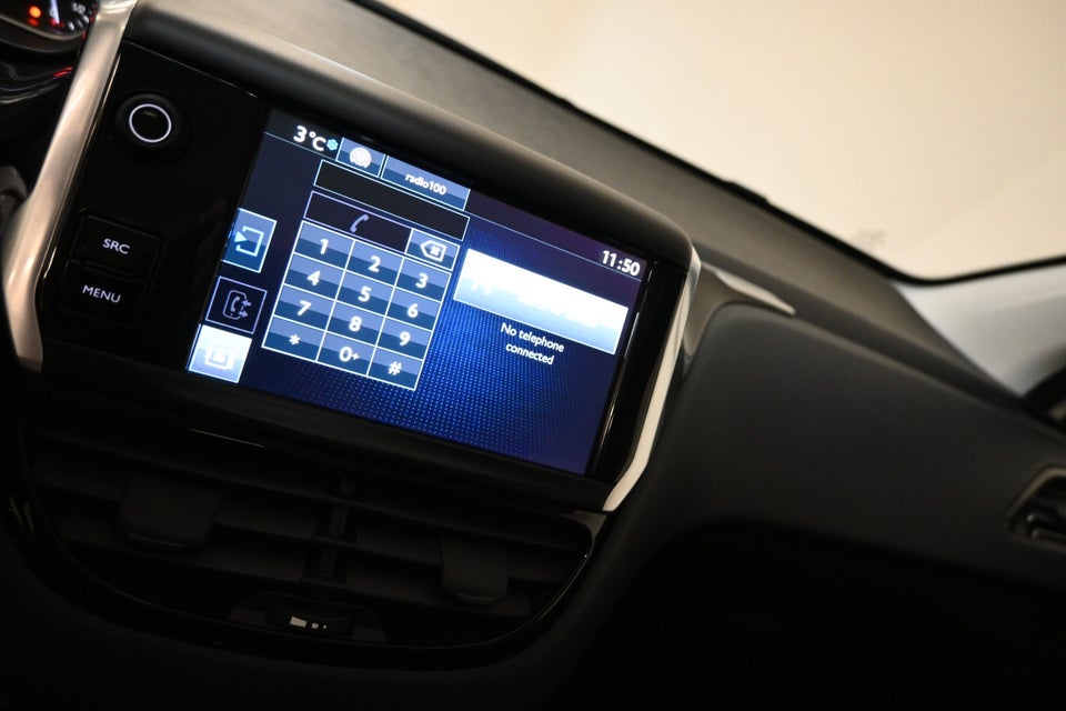 Peugeot 208 1,6 BlueHDi 100 Chili Sky 5d