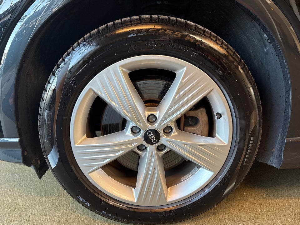 Audi Q4 e-tron 40 Advanced 5d