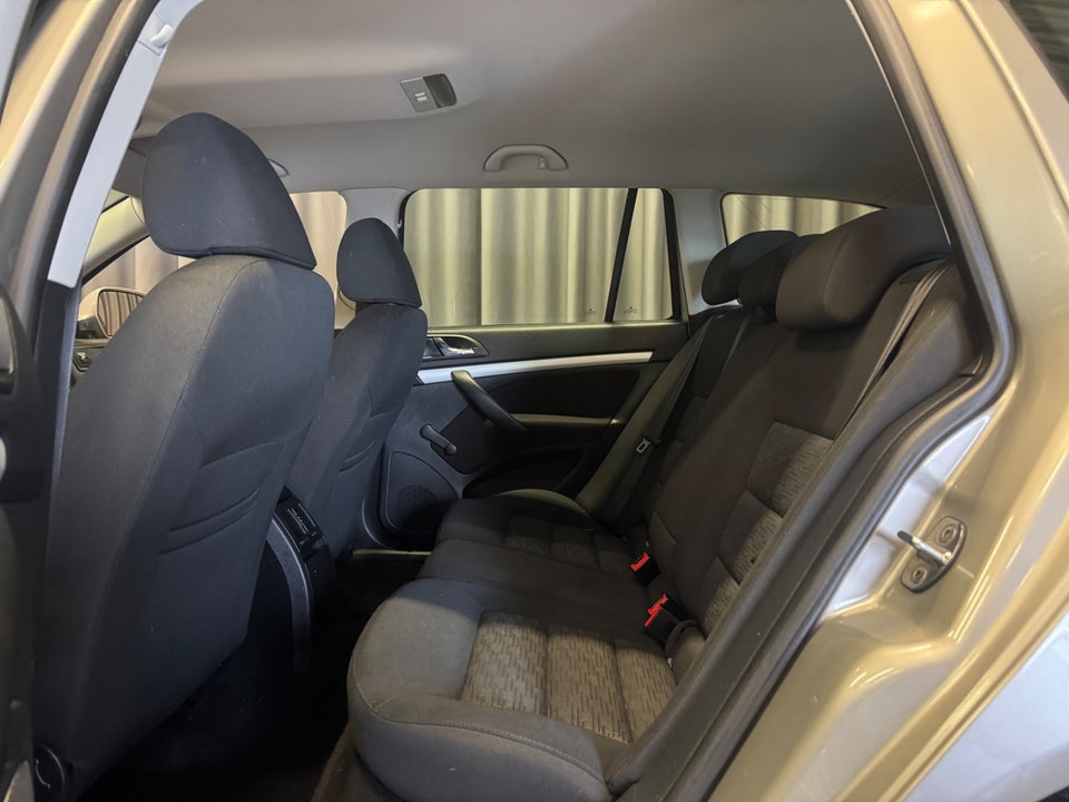 Skoda Octavia 2,0 TDi Ambiente Combi 5d