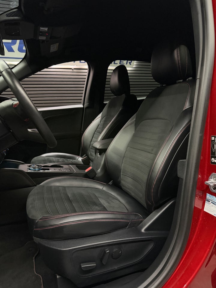 Ford Kuga 2,5 PHEV ST-Line X CVT 5d