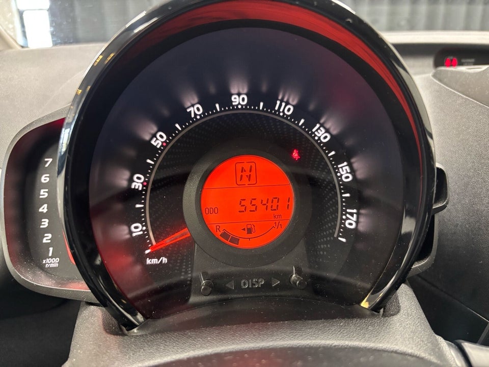 Toyota Aygo 1,0 VVT-i x-press x-shift 5d