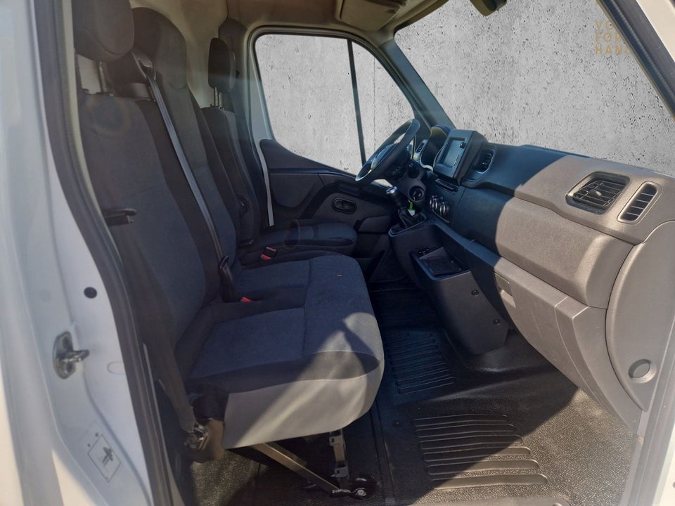 Renault Master IV T35 2,3 dCi 150 L3H2 Kassevogn