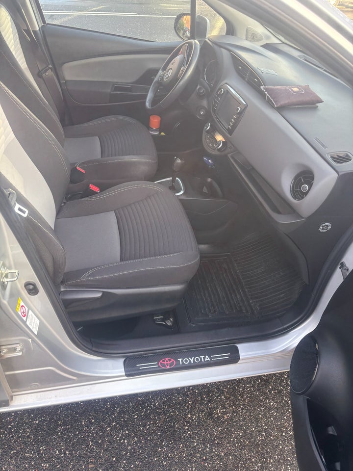 Toyota Yaris 1,5 Hybrid H1 e-CVT 5d