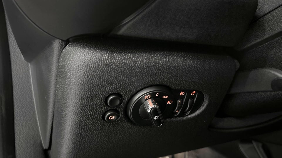 MINI Cooper SE Essential 3d