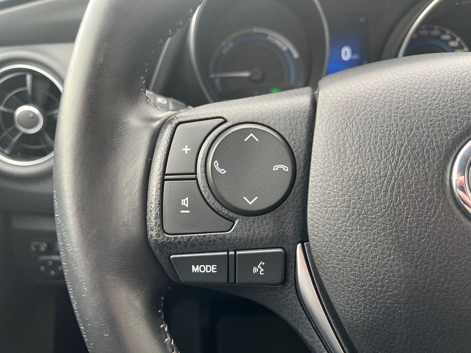 Toyota Auris 1,8 Hybrid H2 Style Touring Sports CVT 5d