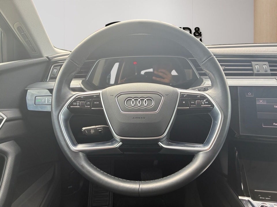 Audi Q8 e-tron 50 Prestige quattro 5d