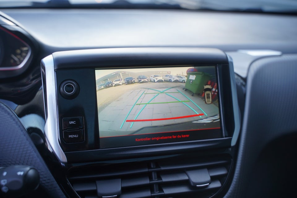 Peugeot 2008 1,6 BlueHDi 100 GT Line Sky 5d