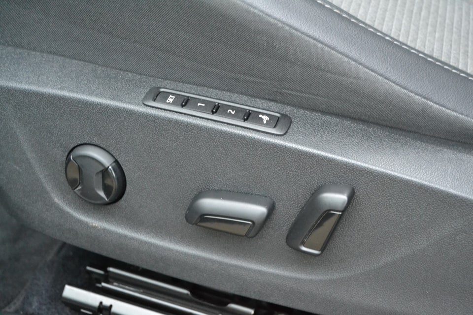 Skoda Enyaq 80 iV Loft 5d