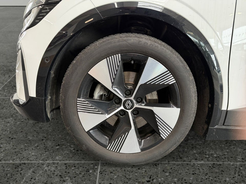 Renault Megane E-Tech 40 Equilibre 5d