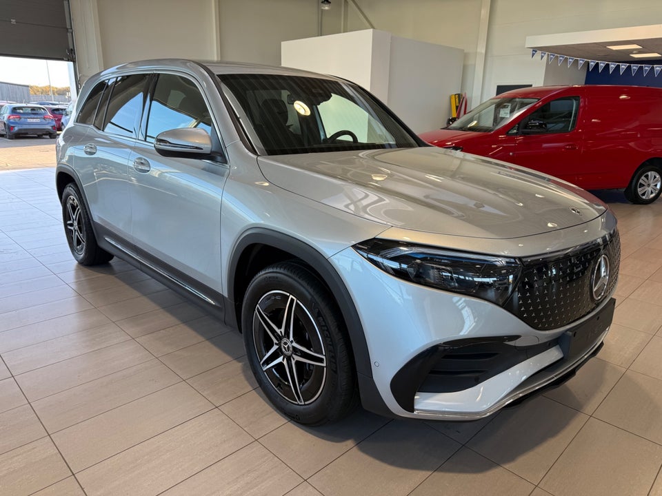 Mercedes EQB300 AMG Line 4Matic 5d