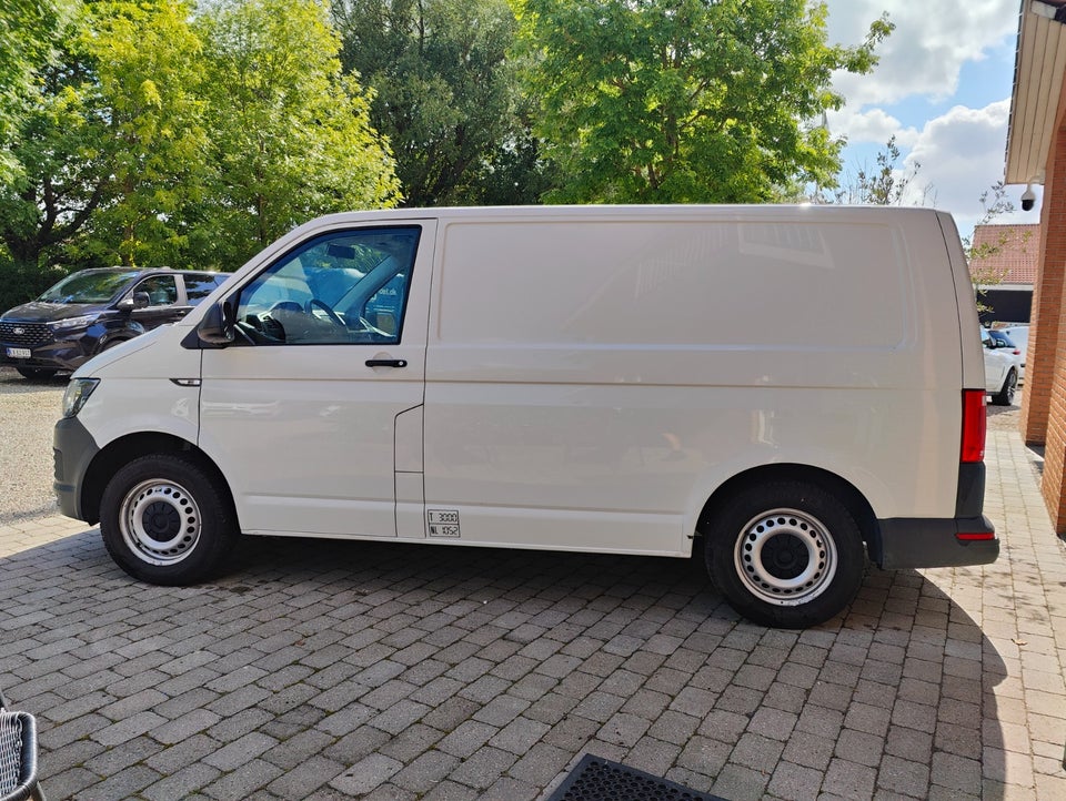 VW Transporter 2,0 TDi 102 Kassevogn kort