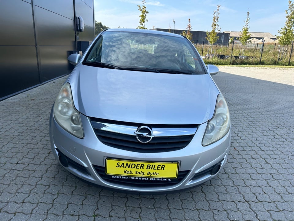 Opel Corsa 1,2 16V Essentia 3d