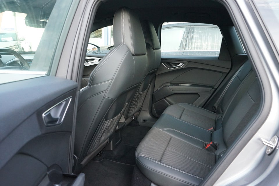 Audi Q4 e-tron 40 S-line 5d