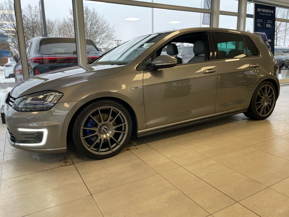 VW Golf VII 1,4 GTE DSG 5d