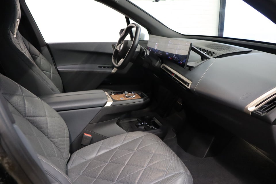 BMW iX xDrive40 Fully Charged 5d