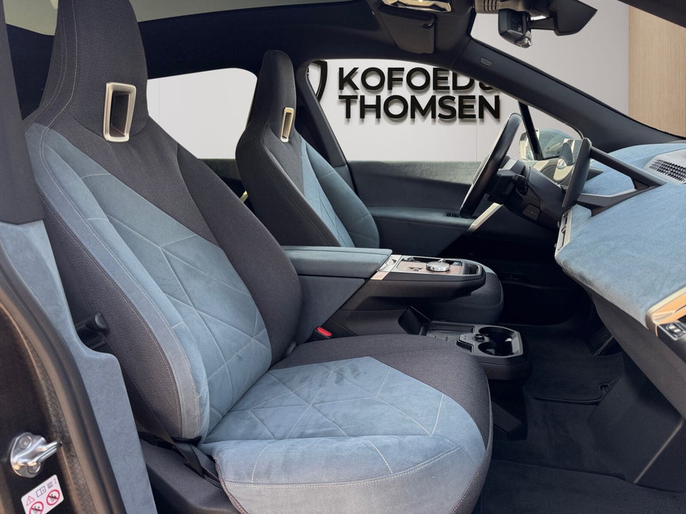 BMW iX xDrive50 Fully Charged 5d