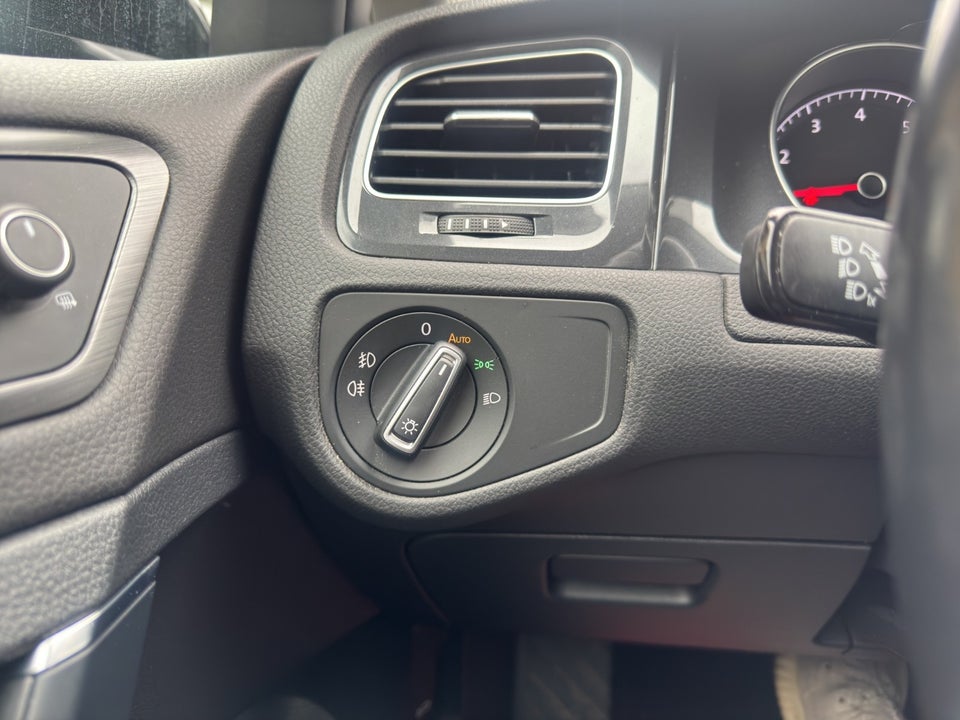 VW Golf VII 1,5 TSi 130 Comfortline Variant DSG 5d