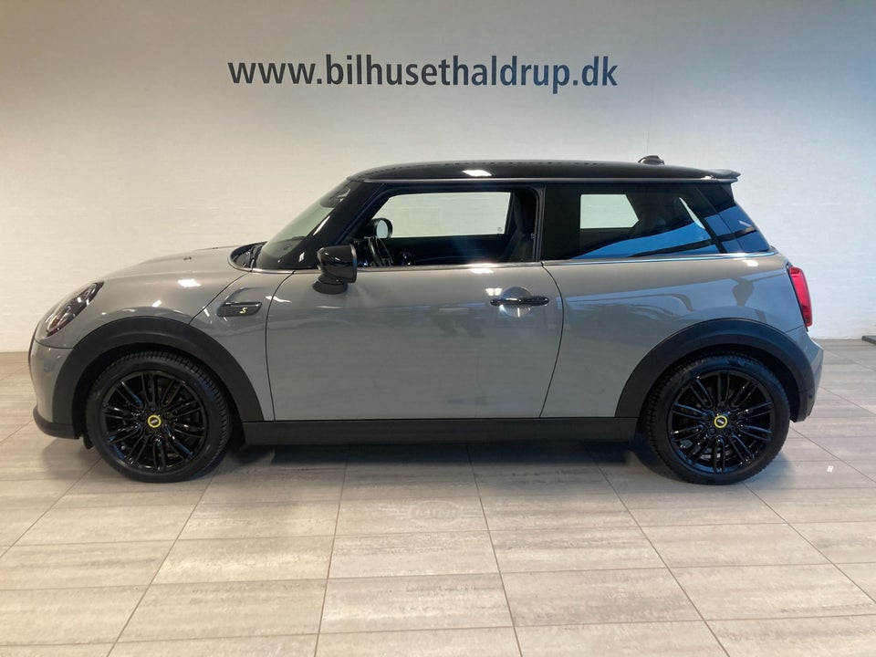 MINI Cooper SE Essential 3d