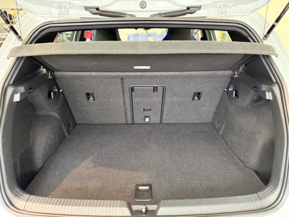 VW Golf VIII 1,4 GTE DSG 5d