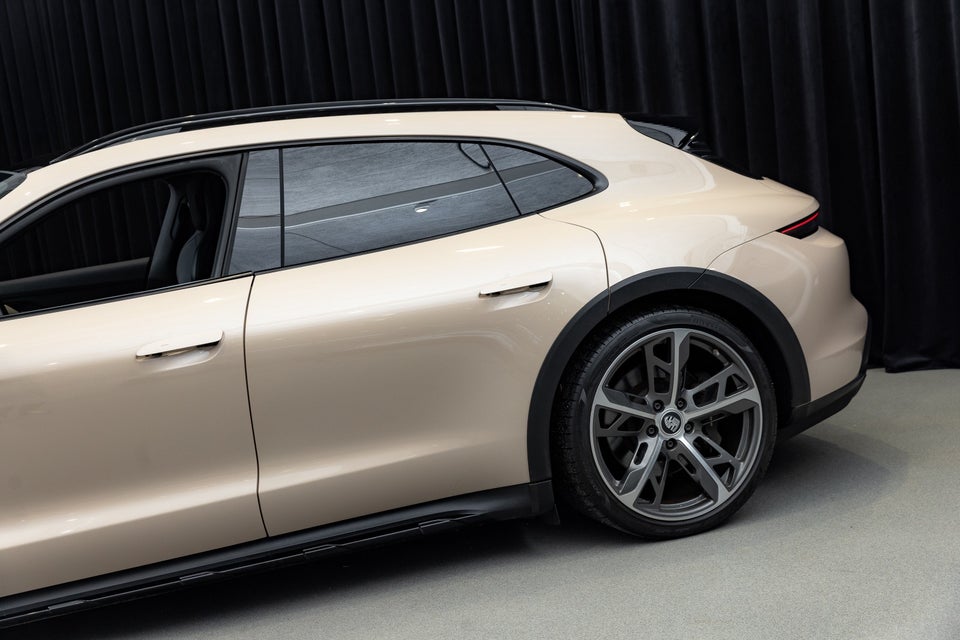 Porsche Taycan 4 Performance+ Cross Turismo 5d