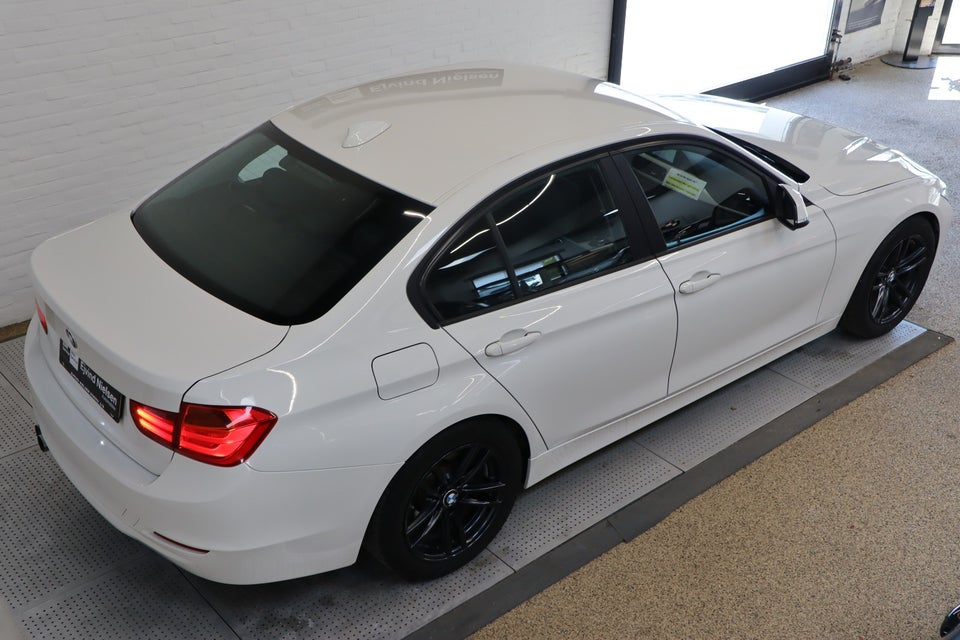 BMW 320d 2,0  4d