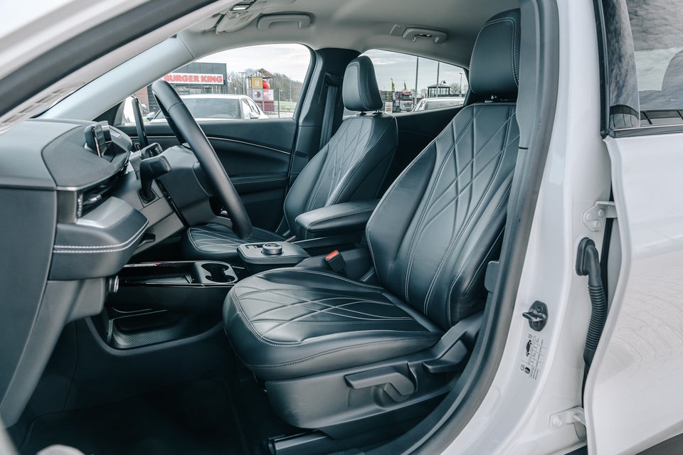 Ford Mustang Mach-E 70 Standard Range 5d