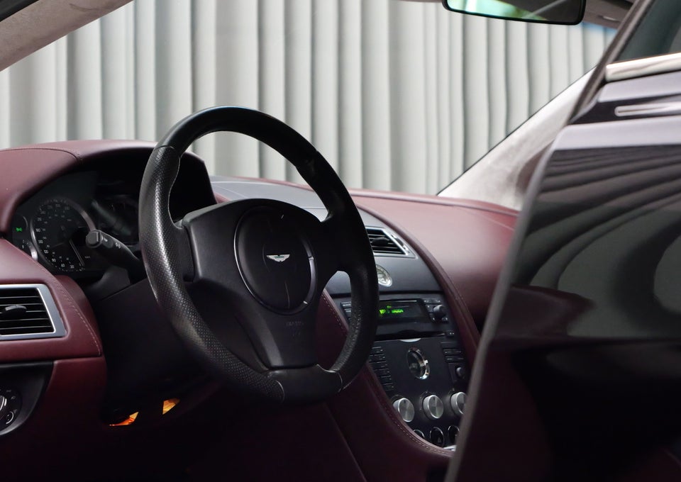 Aston Martin V8 Vantage 4,3 Coupé 2d