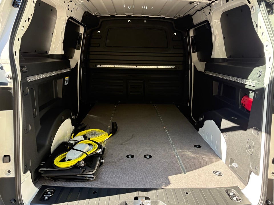 VW ID. Buzz 79 Cargo Pro 4Motion