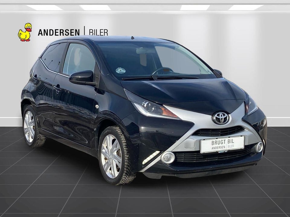 Toyota Aygo 1,0 VVT-i x-black 5d