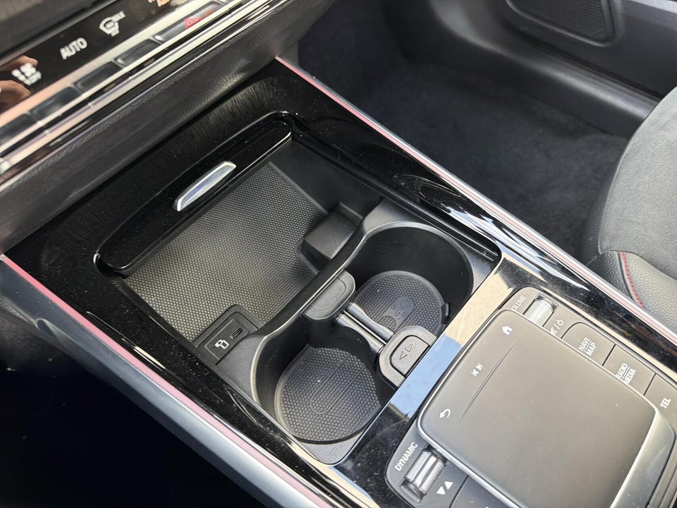 Mercedes EQB250 AMG Line 5d