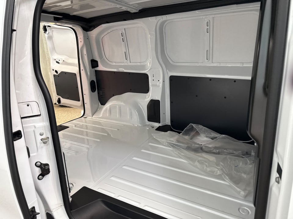 Peugeot e-Expert 50 L2 Plus Van