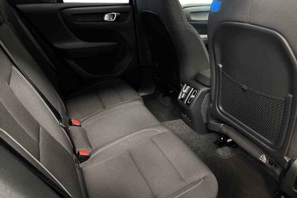 Volvo EX40 Extended Range Black Edition 5d