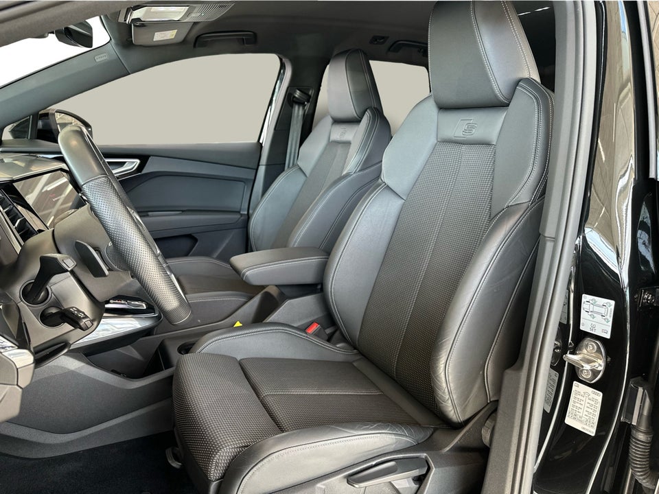 Audi Q4 e-tron 40 S-line 5d
