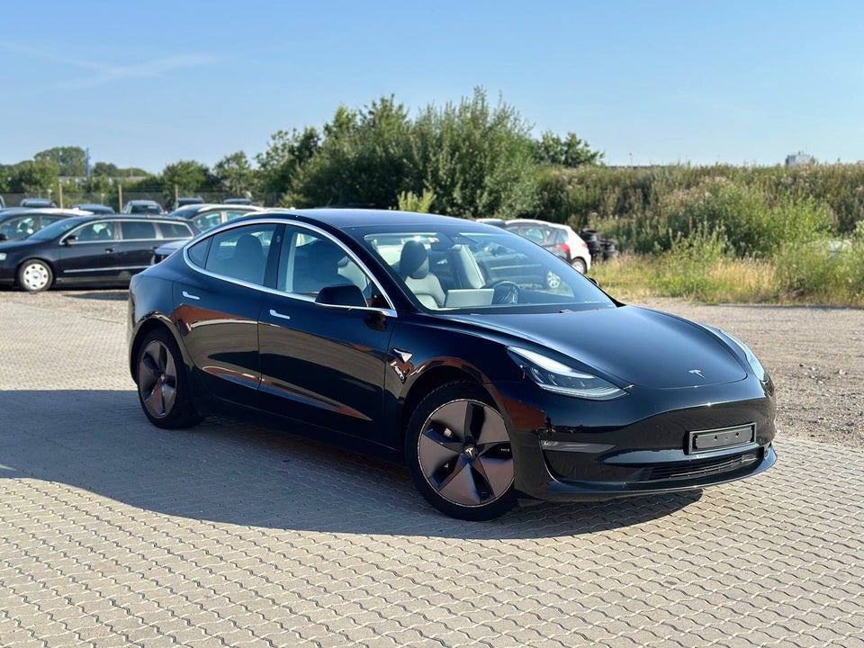 Tesla Model 3 Long Range AWD 4d