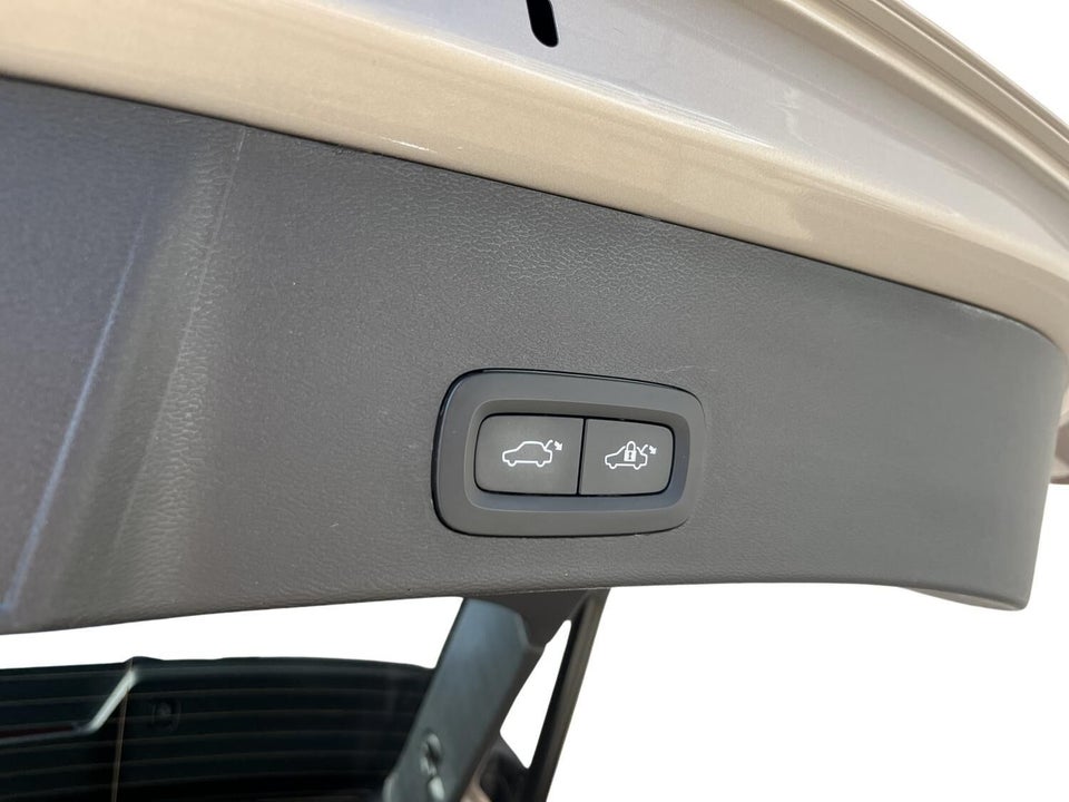 Volvo XC40 ReCharge Extended Range Ultimate 5d