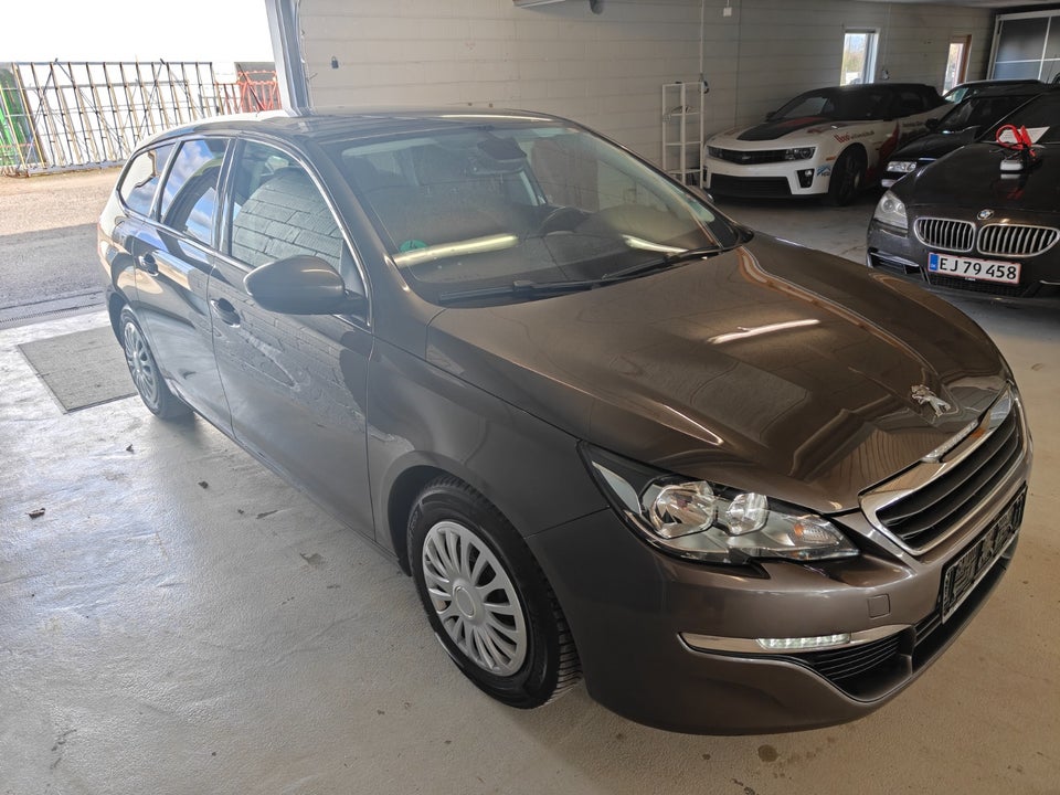 Peugeot 308 1,6 BlueHDi 120 Style SW 5d