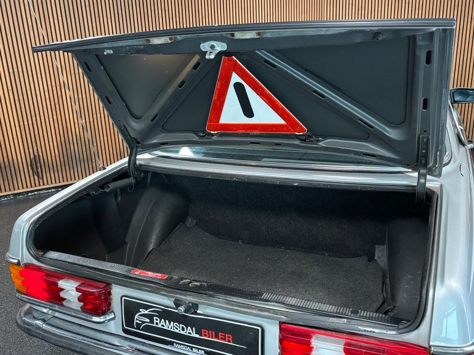 Mercedes 230 CE 2,3 Coupé aut. 2d